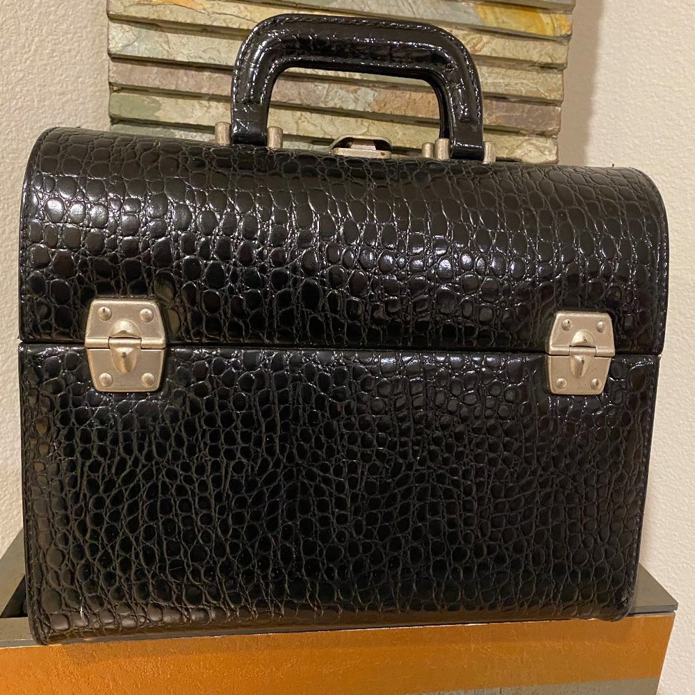 B E N T O N Y - Faux Croc - makeup/toiletry case